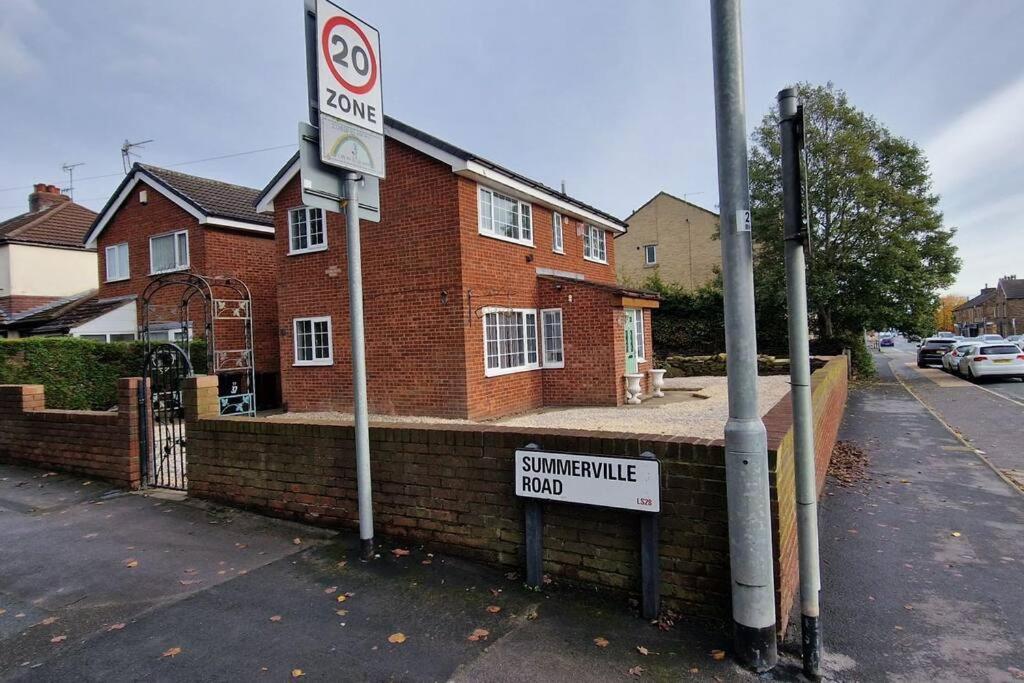 Luxury 3 Bed Detached House *