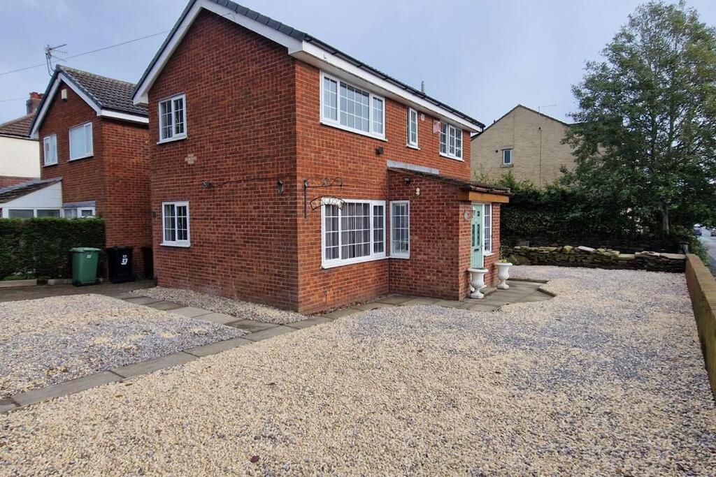 Luxury 3 Bed Detached House * Farsley