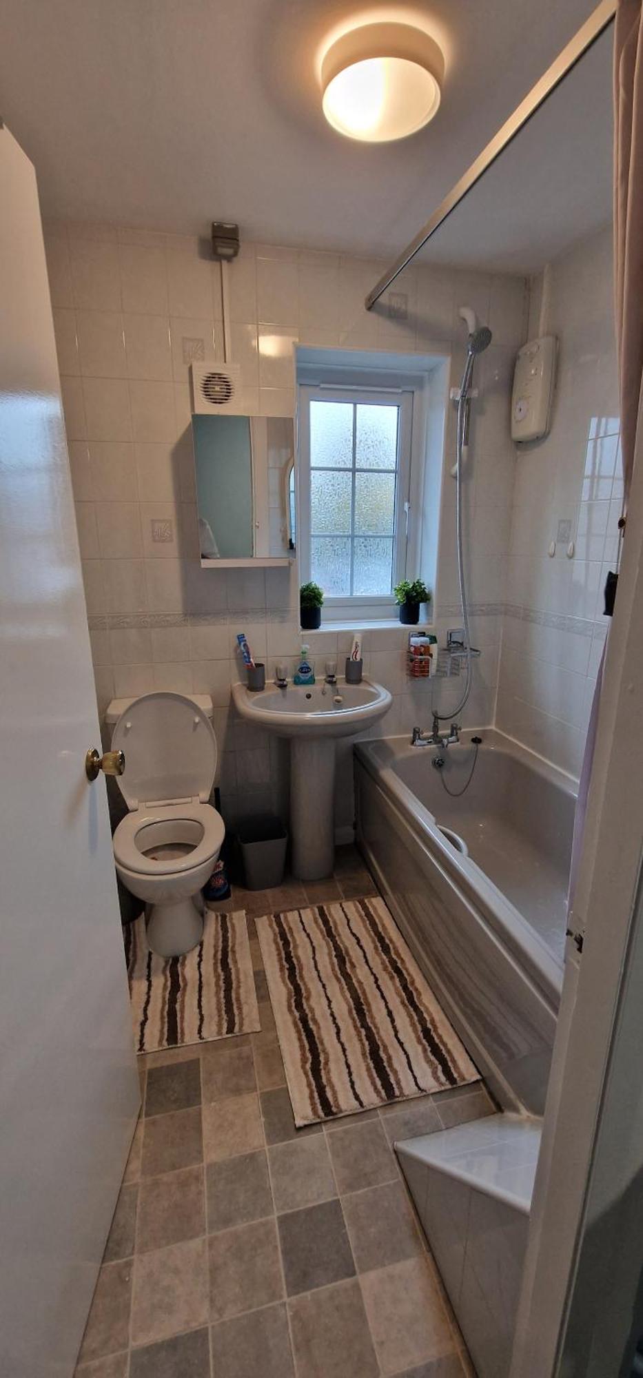 Luxury 3 Bed Detached House *